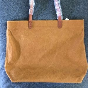 Madewell - The Canvas Transport Tote (in acorn)
